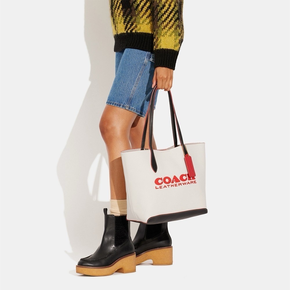 Authentic ✨Coach Kia Tote 👜 - Picture 8 of 9